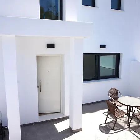 Los Mangos, Villa *